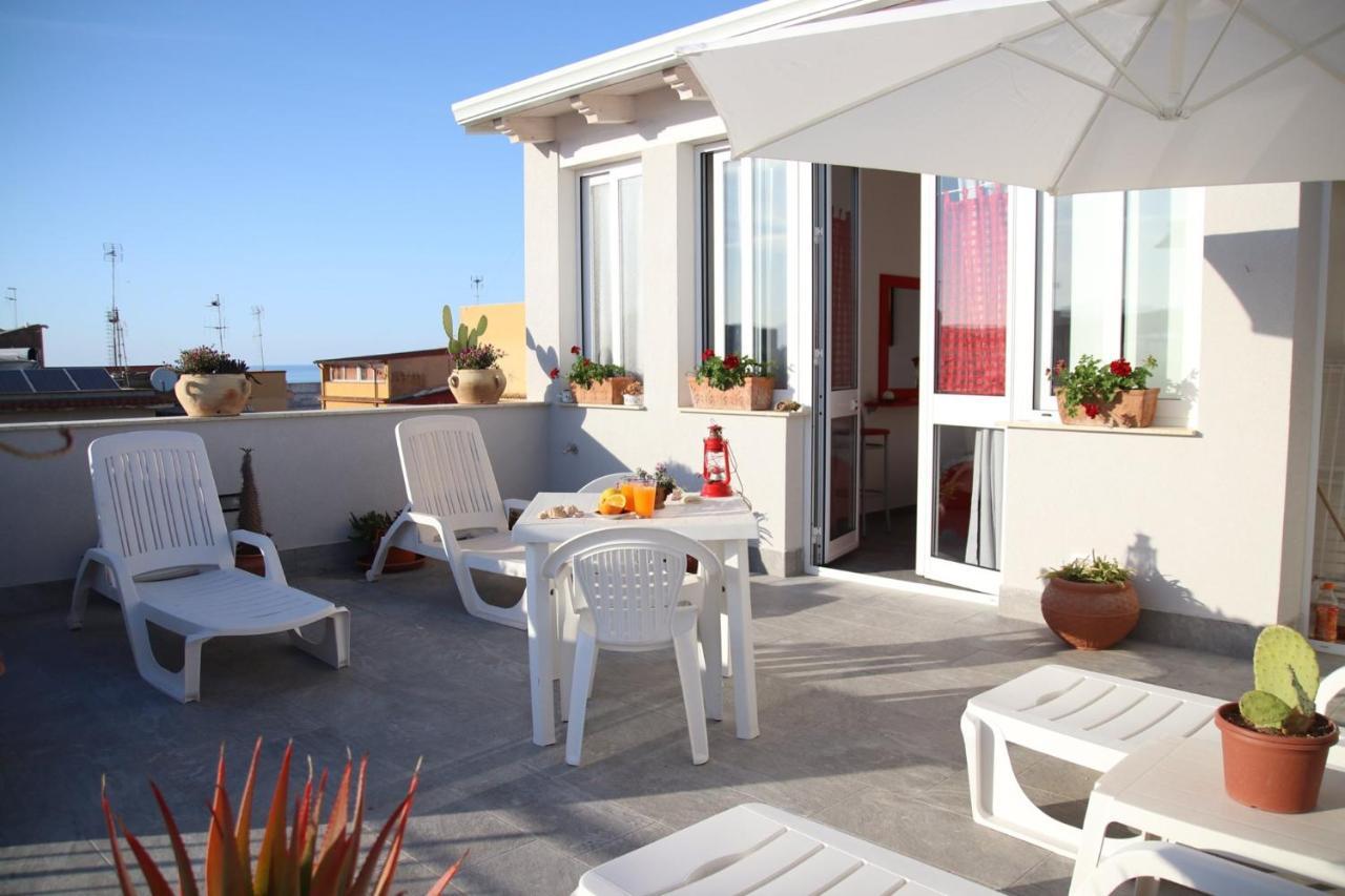 Il Cielo In Una Stanza Hotell Balestrate Exteriör bild